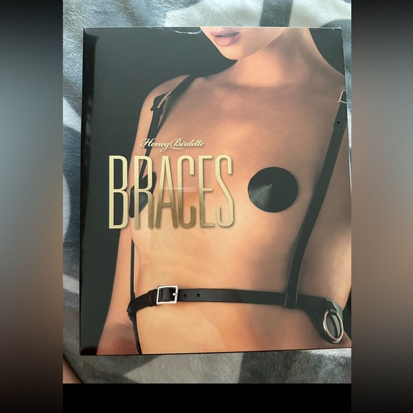 FASHION FETISH LEATHER
BRACES
FASHION FETISH LEATHER BRACES - Picture 4 of 6